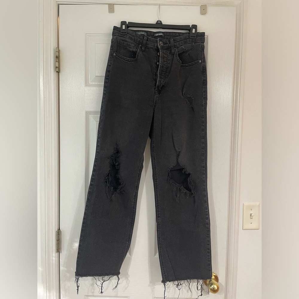 Black distressed jeans